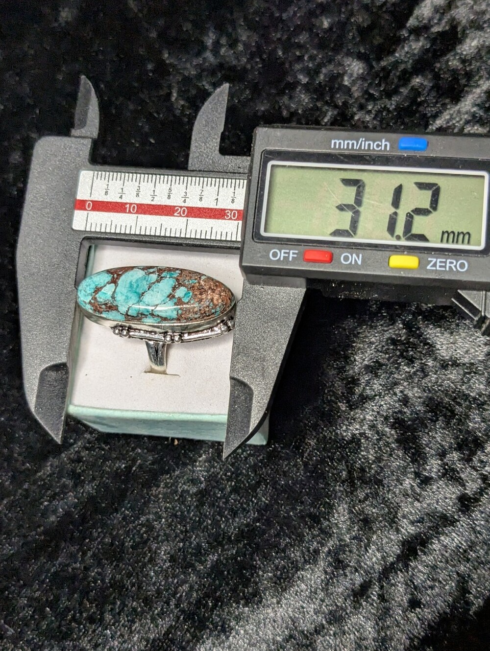 Handcrafted Oblong New Lander Turquoise Ring  (6.5) - Picture 5 of 11